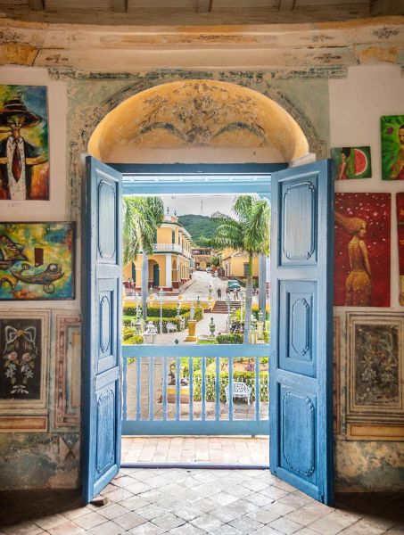 f6033 rune larsen doors of trinidad