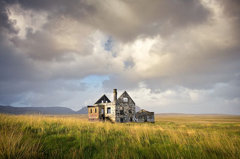 f6023   henrik r kristensen   abandoned house dagverdara