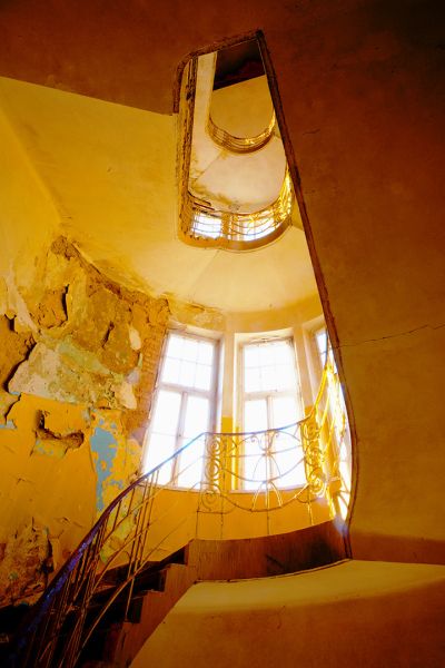 f5009   finn nielsen   staircase lychern