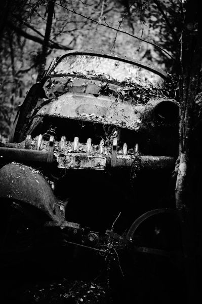 m8305   rene linnebjerg   old car